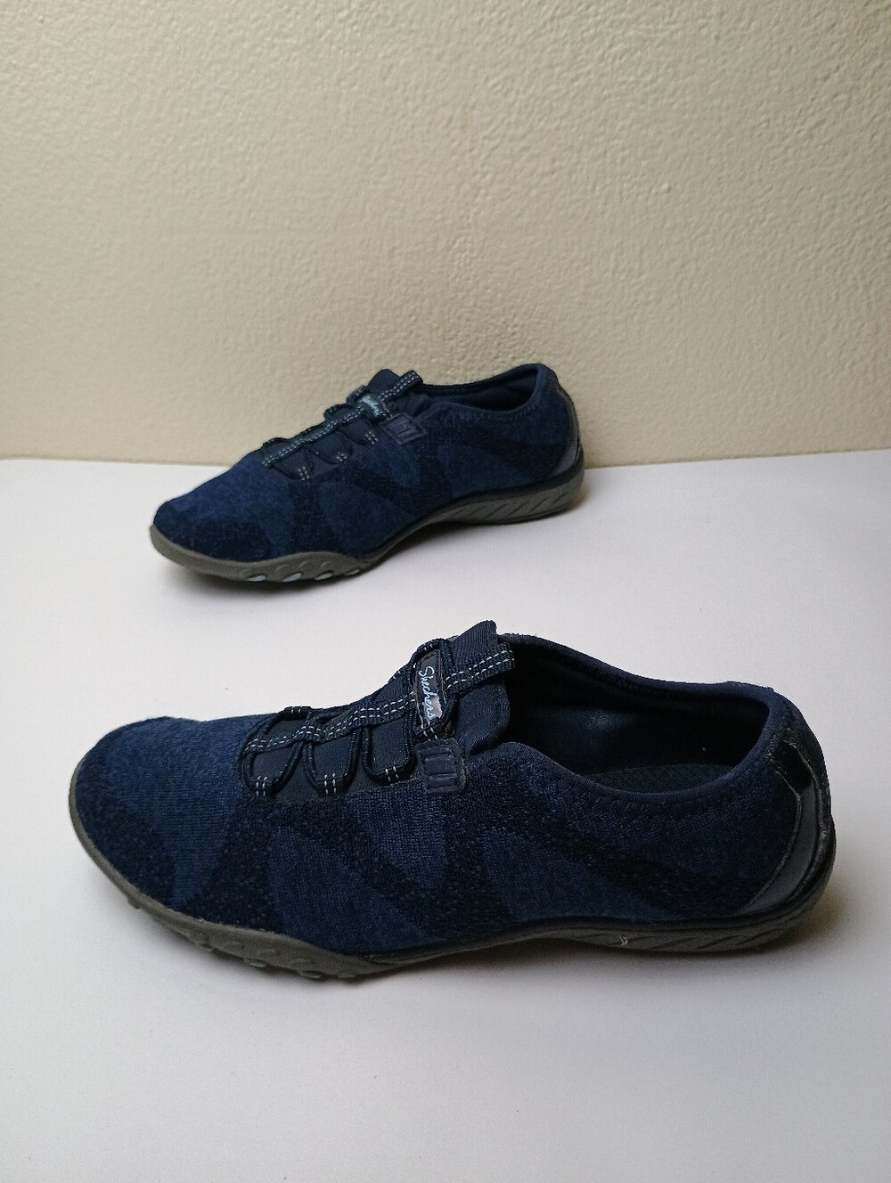 Skechers 6.5 Relaxed Fit Breath-Easy - Opportuknity Navy Blue Slip-On Sneakers